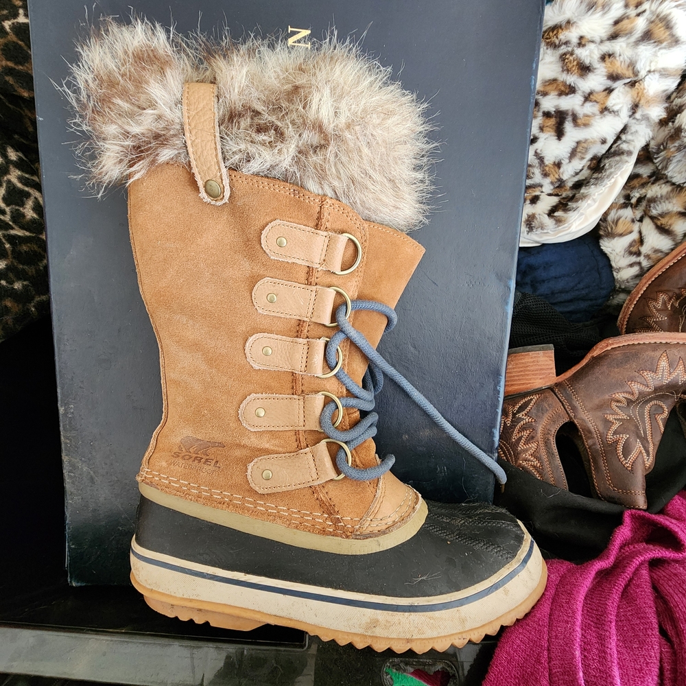 Sorel Tan and Black Winter Boots